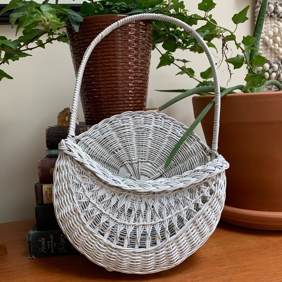 SOLD! Vintage hanging basket